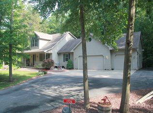 1726 Roberts Ln, Abrams, WI 54101