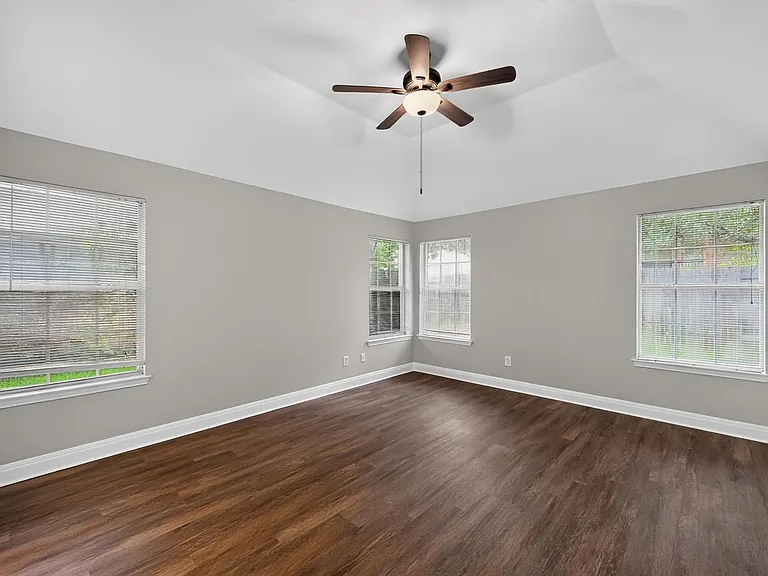 3822 Newland Dr — Photo 6