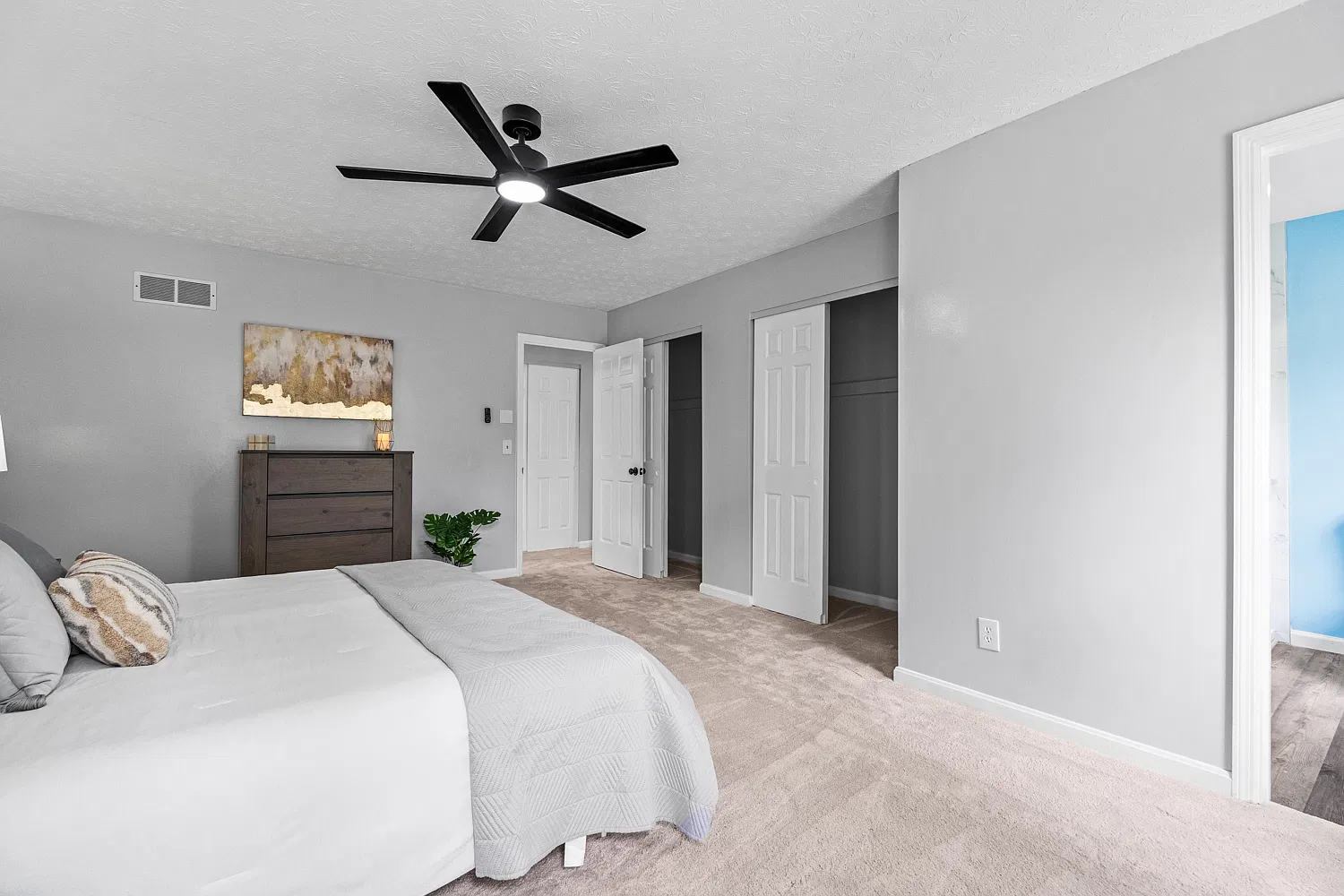 5 bed, 3450 sqft, $3,420 — Photo 4