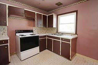 5th image of 120 Mosher Ave