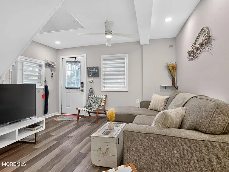 124 Broadway #1/2 — Photo 4