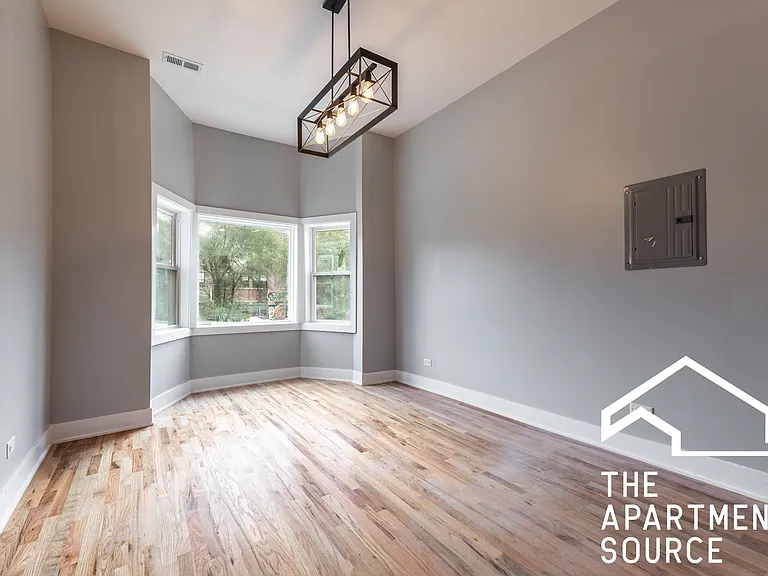 1742 N California Ave #2F — Photo 3