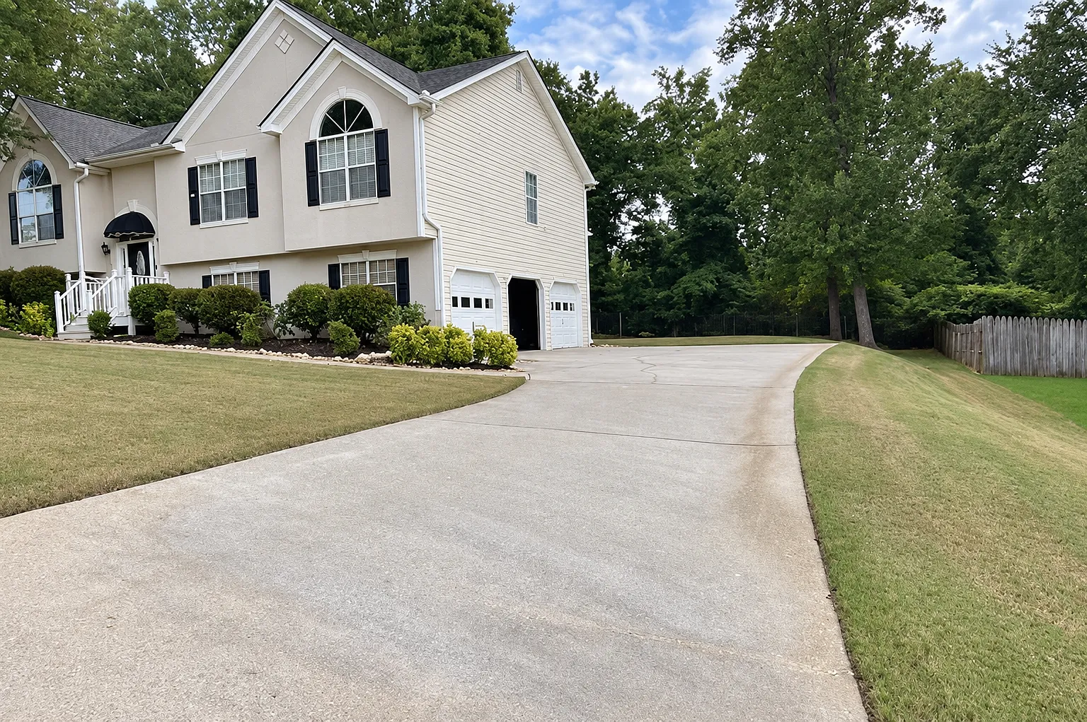 4 bed, 1920 sqft, $2,400 — Photo 2