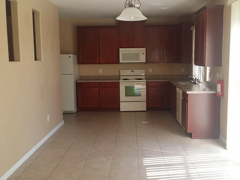 3017 Camino Real Dr S — Photo 3