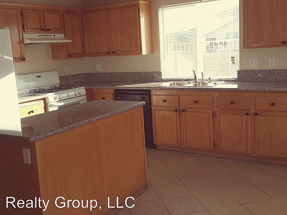 5th image of 9815 Pioneer Ave