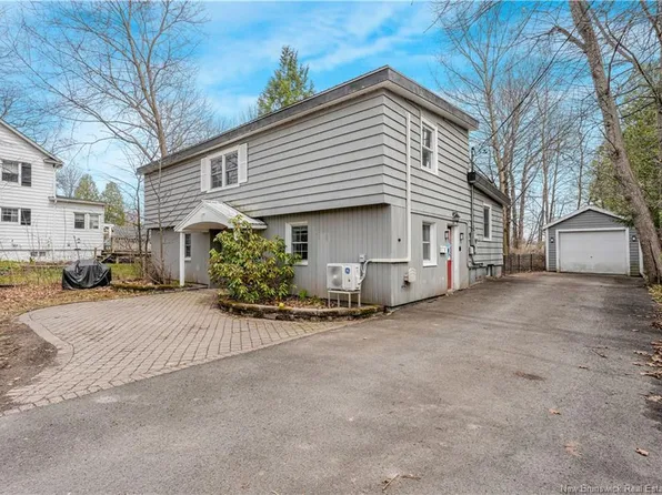 285 Winslow St, Fredericton, NB E3B 2A2