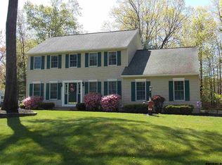 49 Orchardview Dr, Halfmoon, NY 12065