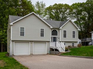 16 Porach Rd, Uncasville, CT 06382