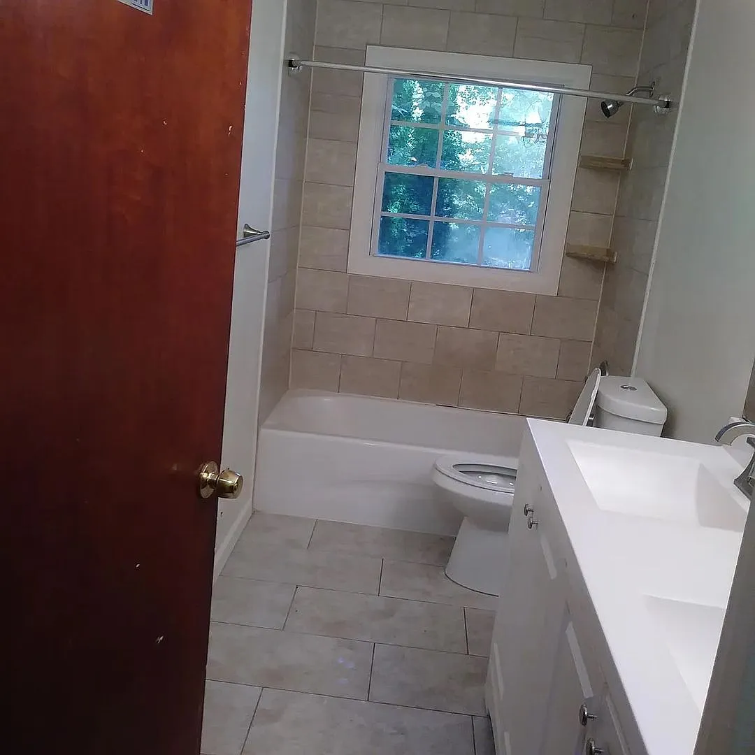 Room in 5 Bedroom Home in Doraville — Photo 4