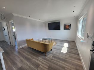 625 Hartford Ave APT B, Huntington Beach, CA 92648