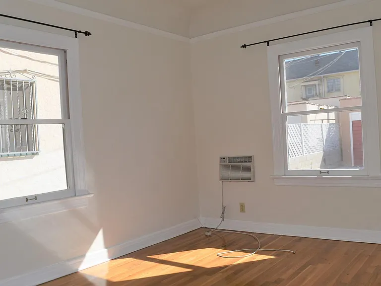 436 N Stanley Ave #LOWER — Photo 7