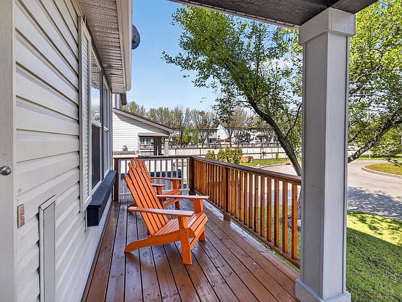 4th image of 58 Summerfield Point E