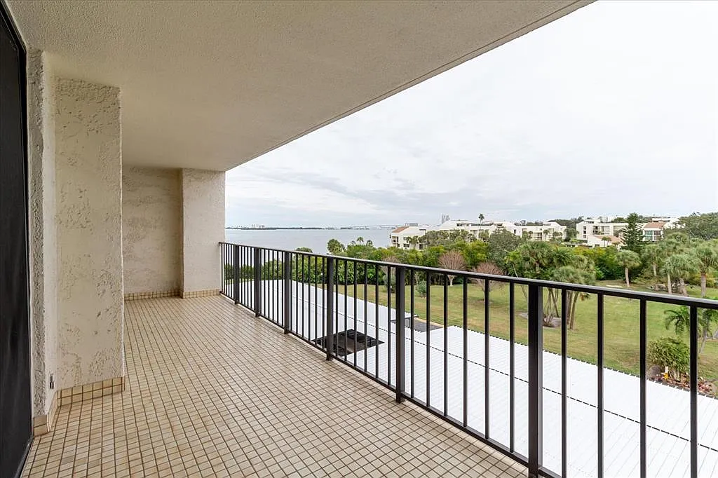2 bed, 2.0 bath, 1395 sqft, $2,650 — Photo 4