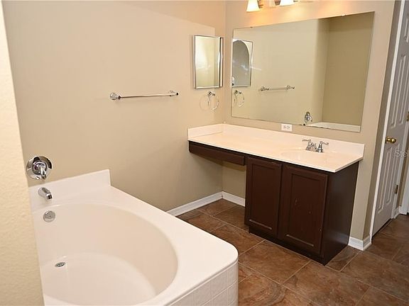 4th image of 5670 Sycamore Canyon Dr