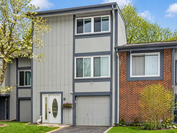 493 Shadow Lake Bay, Roselle, IL 60172
