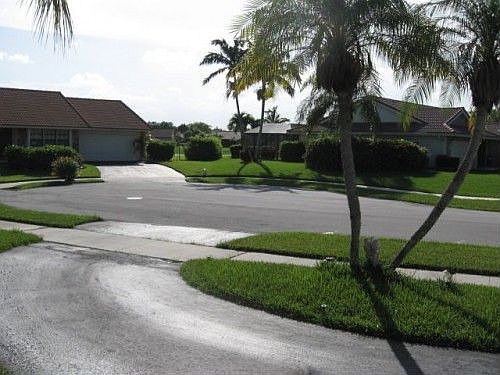 1st image of 1904 NW 77th Ave