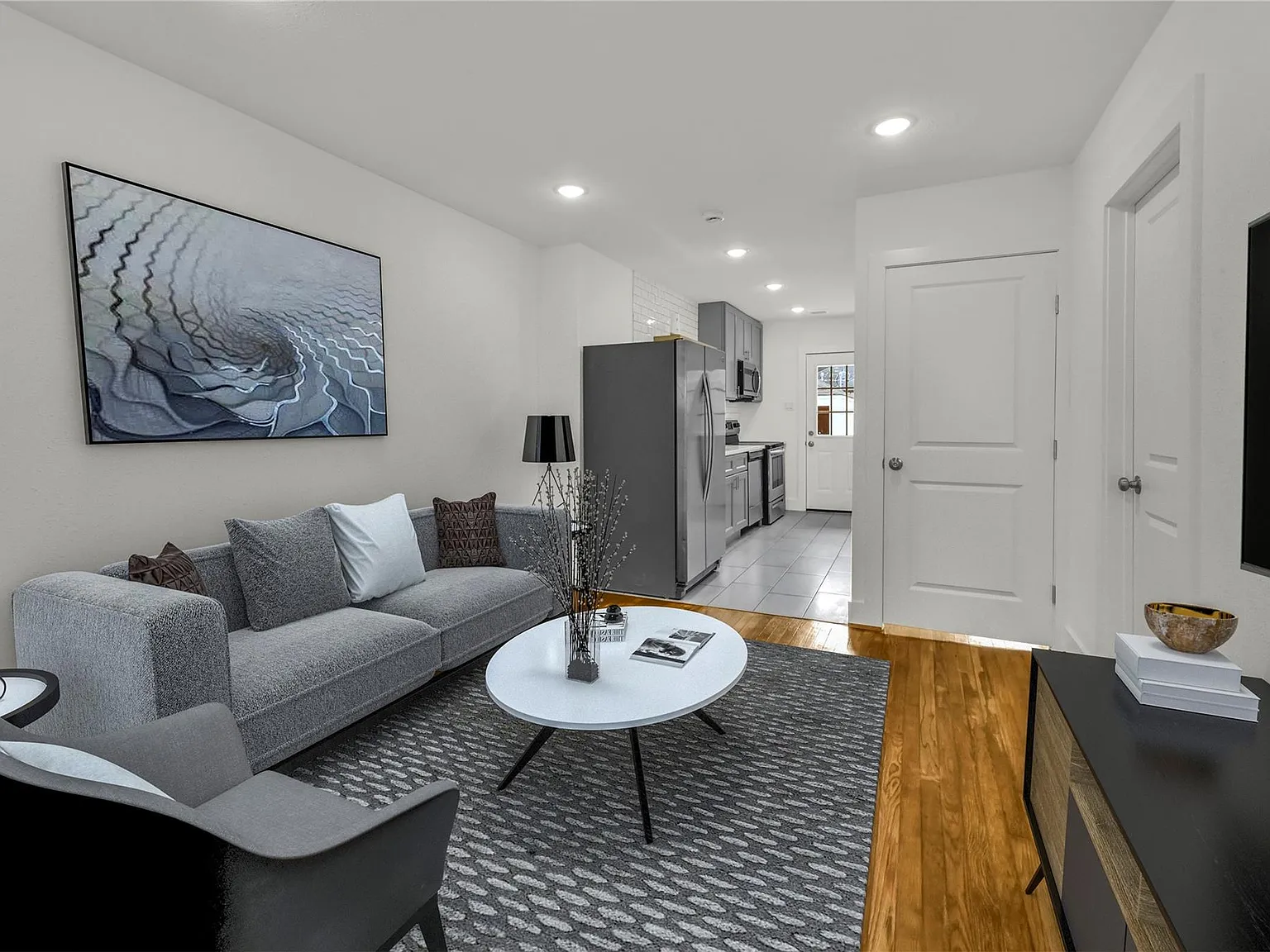 3 bed, 2.0 bath, 995 sqft, $1,845 — Photo 2