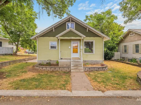 1517 11th Ave, Lewiston, ID 83501