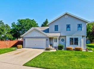 814 Heather Ln, Ottawa, IL 61350