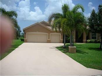 2nd image of 831 E Plantation Cir