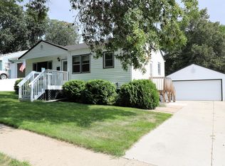 915 Lora St, Bismarck, ND 58501