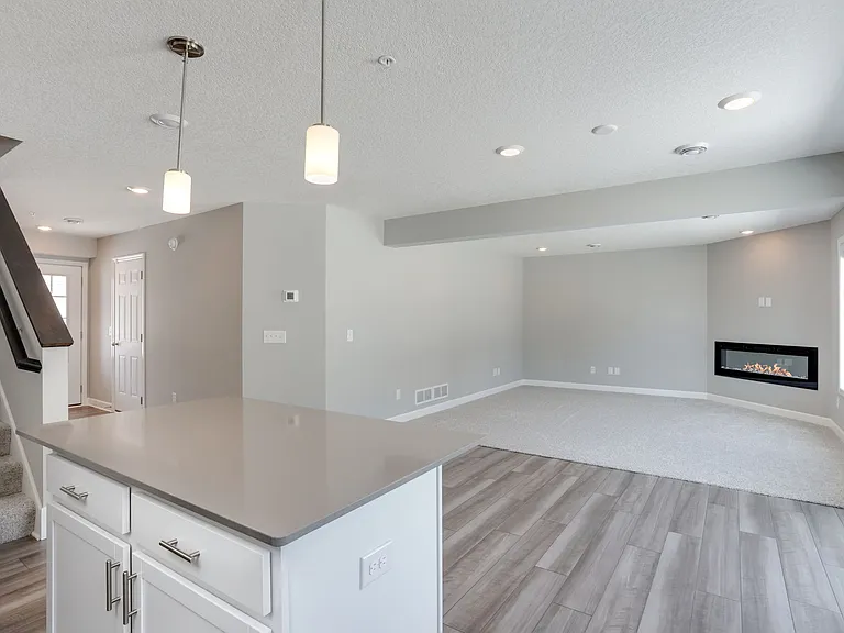 1142 Middlefield Rd — Photo 4
