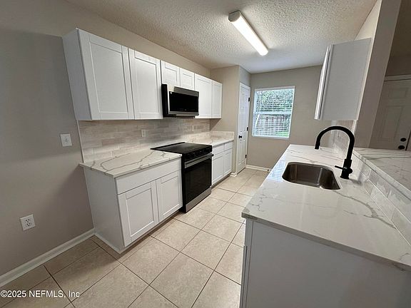 3rd image of 2035 ASHLAND Street