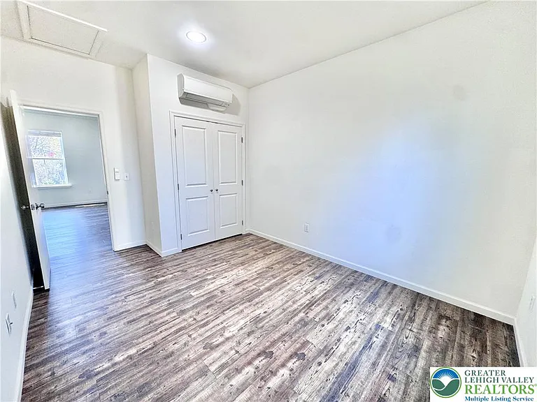 315 E Stone Aly #3 — Photo 12