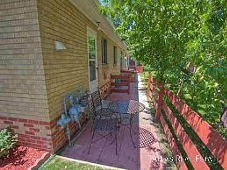 2435 S Corona St — Photo 15