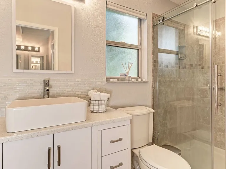 7107 Queen Palm Cir — Photo 14