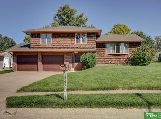9430 Taylor St, Omaha, NE 68134