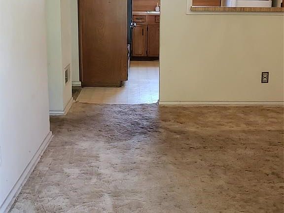 2nd image of 714 E Vista Dr