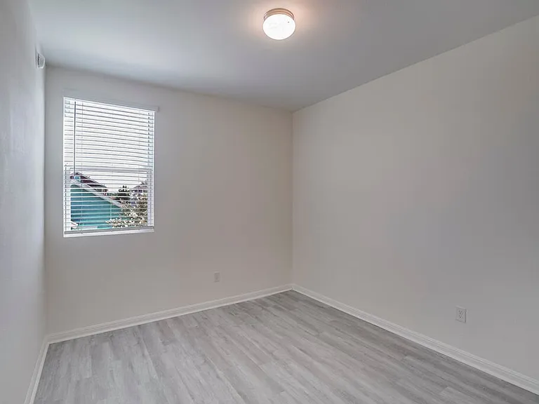 576 Ferrule Dr — Photo 13