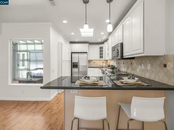 2300 Tice Creek Dr APT 2, Walnut Creek, CA 94595