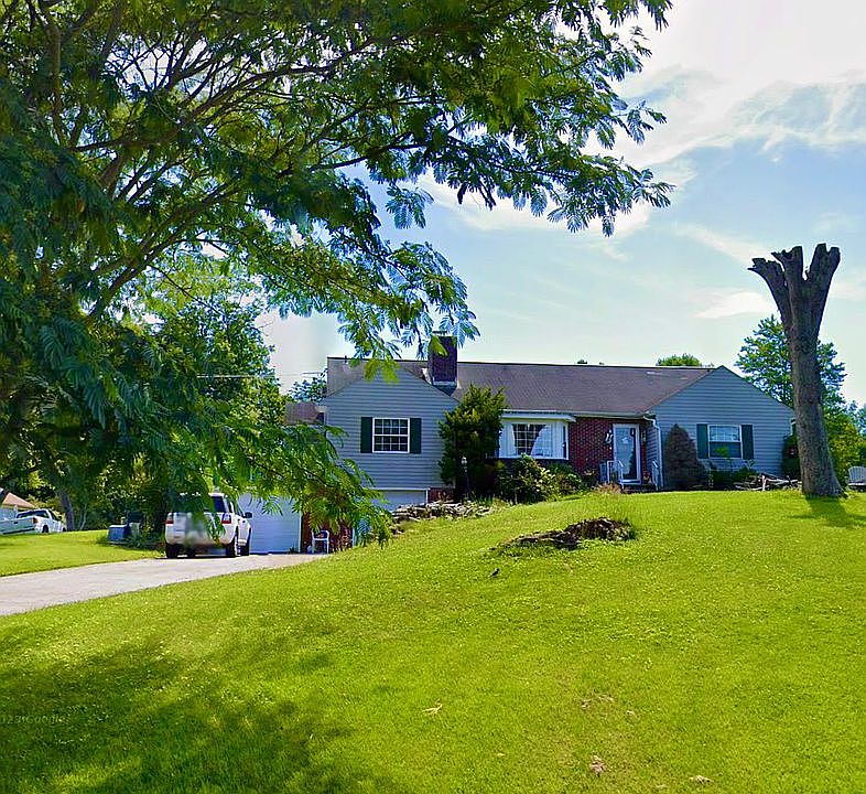 2nd image of 42 Wildwood Ln