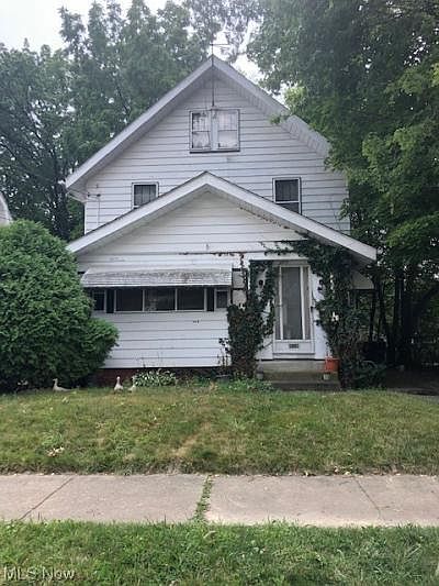 1st image of 878 Stoner St
