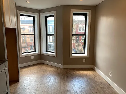 Rented by Premier Metro Realty Corp | media 15