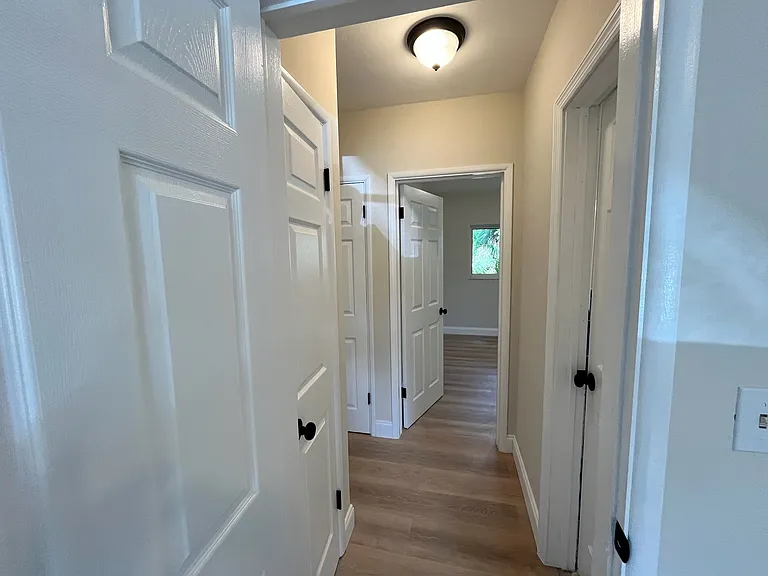 1701 NE 1st Ter — Photo 8