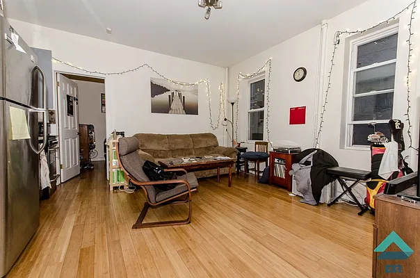 Rented by EXR | media 7