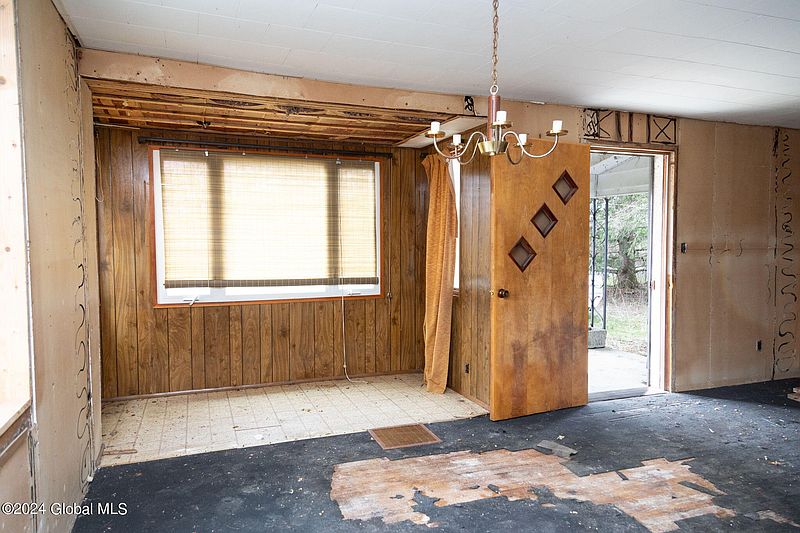 4th image of 220 Rural Grove Road
