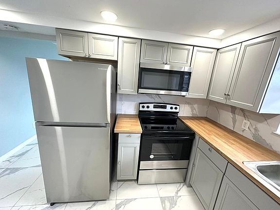 2nd image of 23 SE 12th St #102