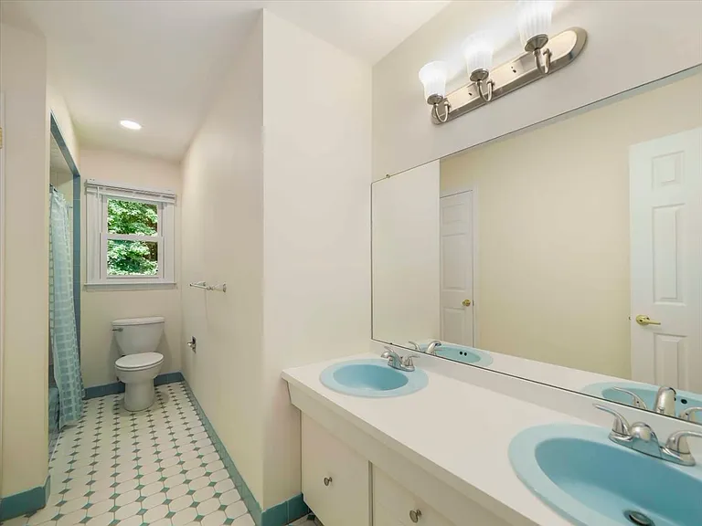5 Dorchester Ave — Photo 18