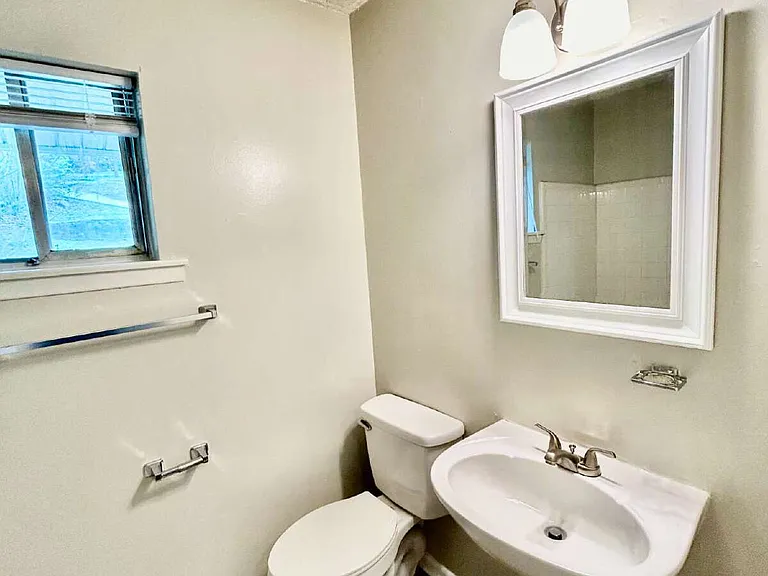 207 Valley View Ave #6 — Photo 10