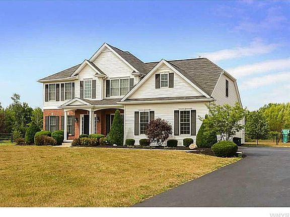 3rd image of 7164 Creekbend Dr
