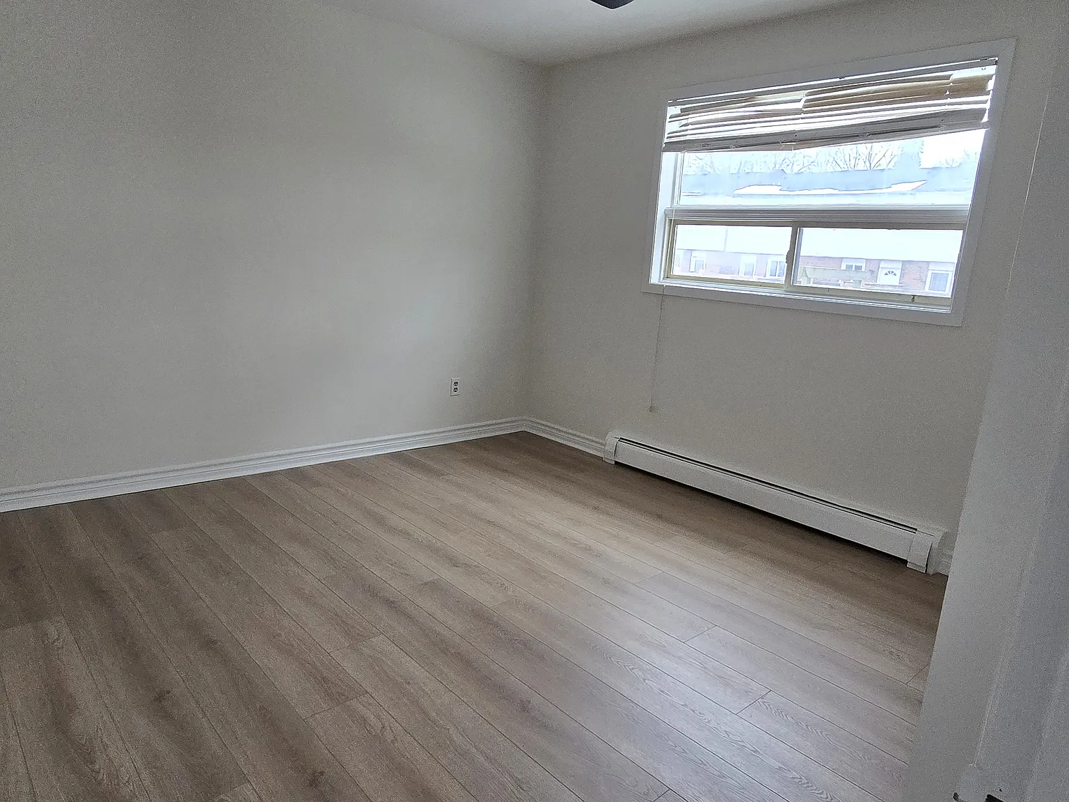 23 Rutherford Drive Kitchener — Photo 3
