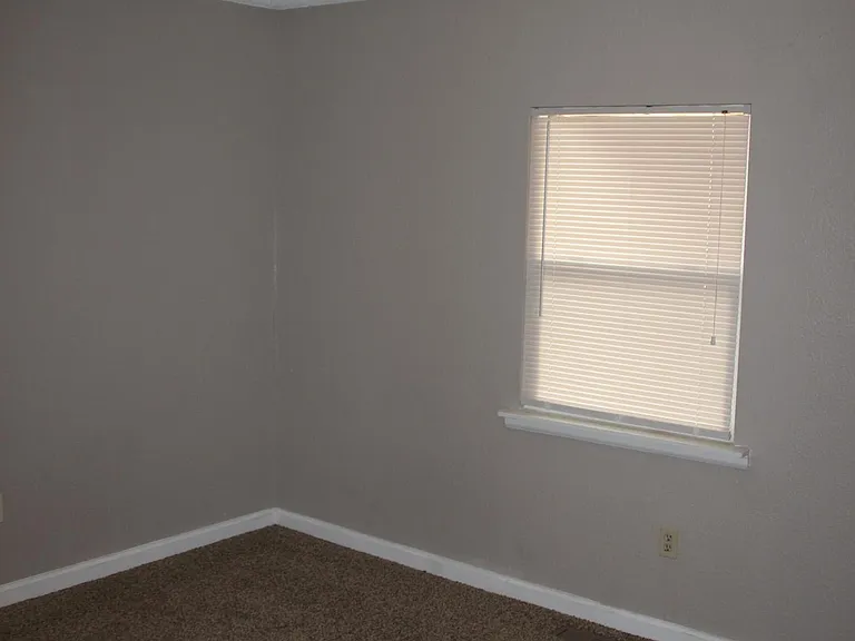 3720 N Fillmore St — Photo 17