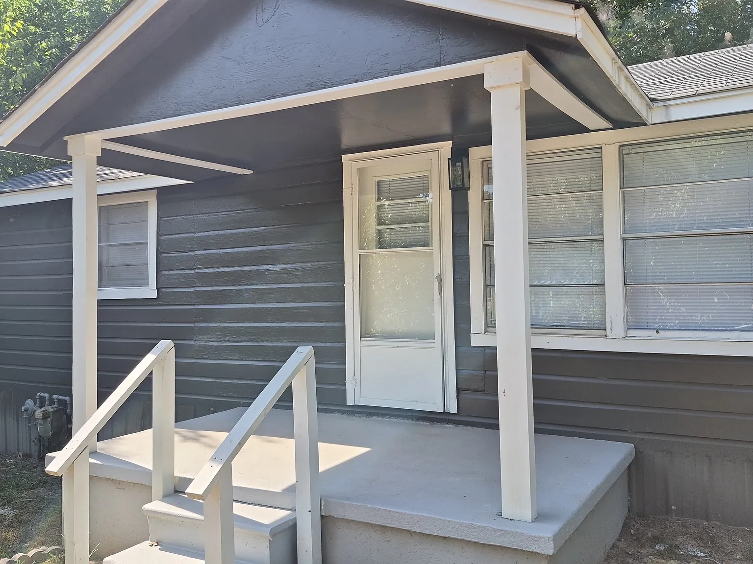 802 IDA — Photo 1