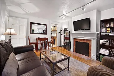 Rented by R New York