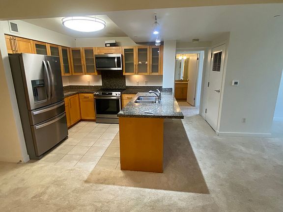 2nd image of 600 Queen St APT 1208