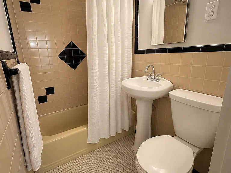 21 E 21st St #6A — Photo 3